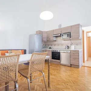 Basilica Two Bedroom Appartamento