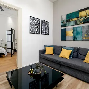 Kazincy -szimpla Kert 1br Appartamento